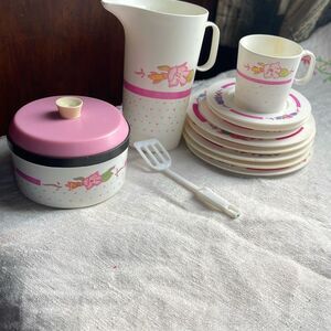 Vintage Chilton - Globe Inc replacement parts repaired stains.